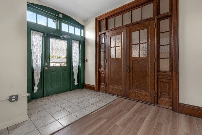 Building Photo - 83 Main St