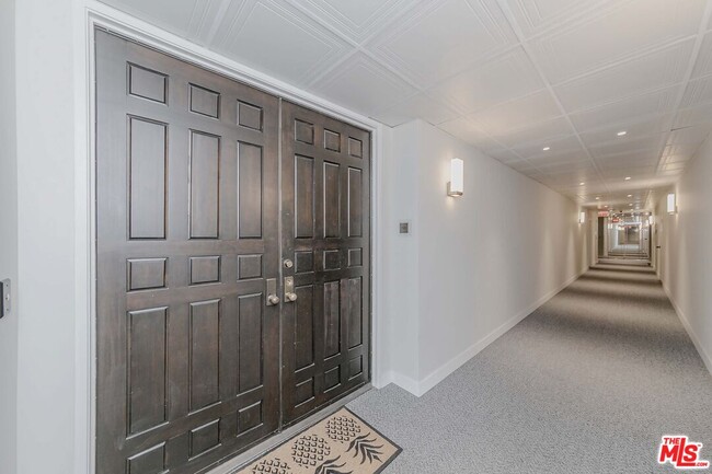 Foto del edificio - 4460 Wilshire Blvd