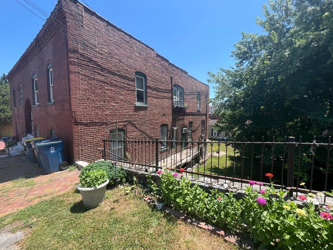 One Bedroom apartment in Alton - One Bedroom apartment in Alton