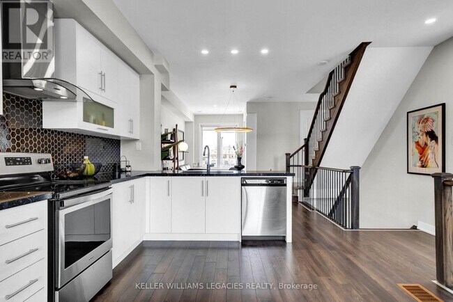 Building Photo - 15-15 Shawfield Way