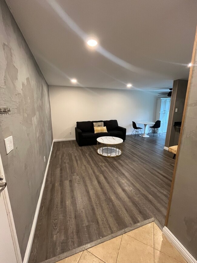 Building Photo - 4860 Rolando Ct