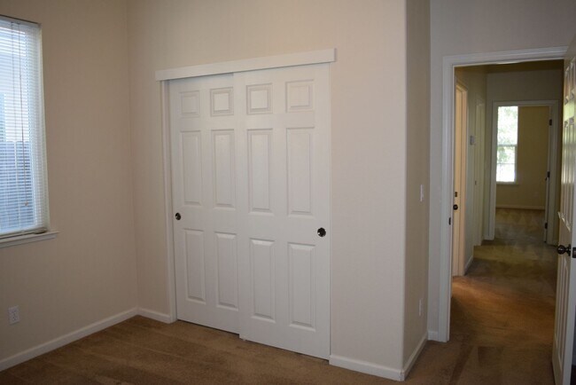 Foto del edificio - 1857 San Esteban Cir