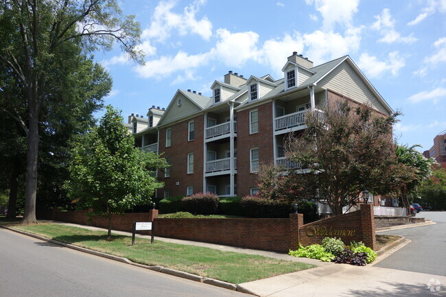 Building Photo - 301 Queens Rd
