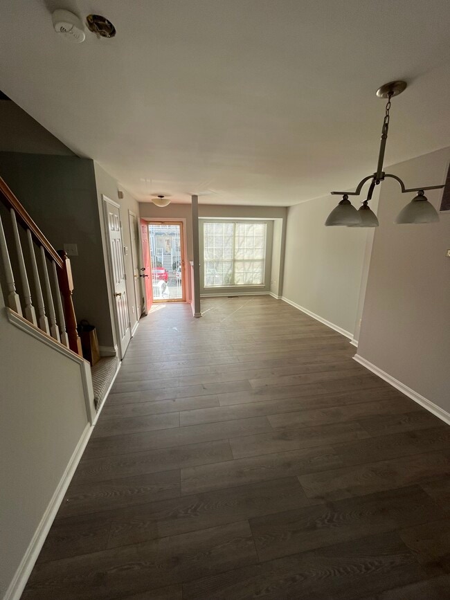 Building Photo - 14222 Autumn Cir