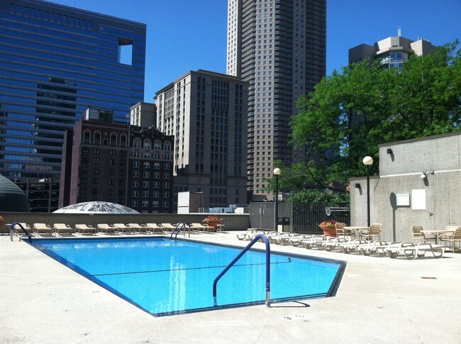 Building Photo - 1 br, 1 bath Condo - 10 E Ontario St APT 1...