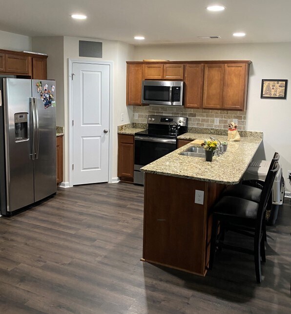 Building Photo - 513 Eastfair Dr