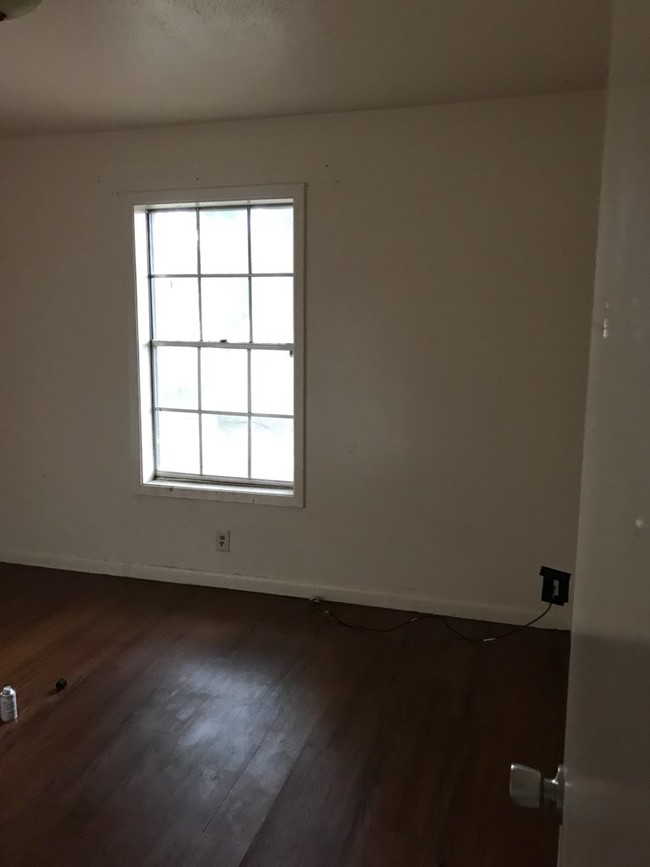 Building Photo - 3807 Spurgeon - A