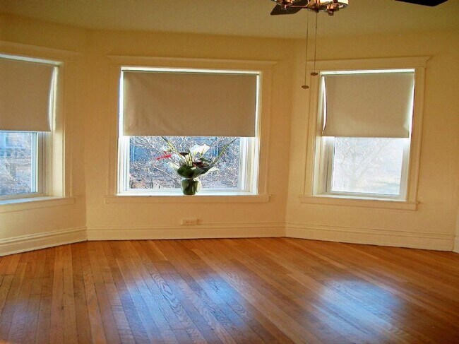 Foto del edificio - 6354 S Ellis Ave