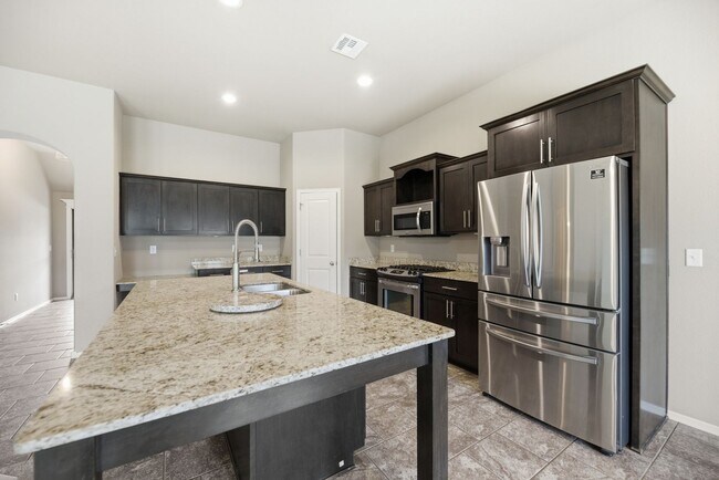 Foto del edificio - Well Maintained 3-bedroom, 2-bath Home in Desirable Bixby Schools North of River