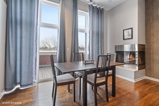 Foto del edificio - 1729 N Clybourn Ave