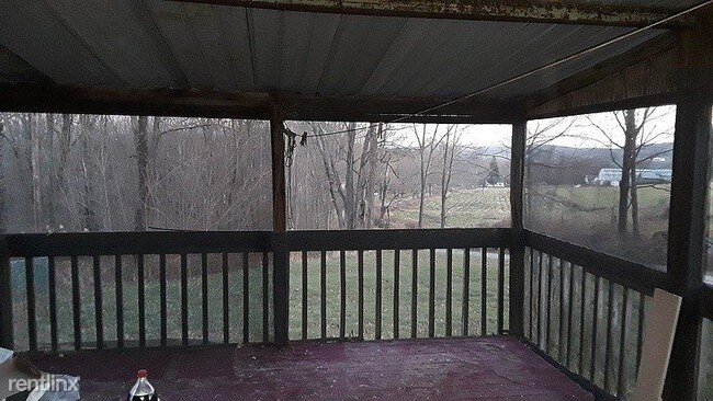 Building Photo - 3 br, 1 bath House - 54 Schott Road