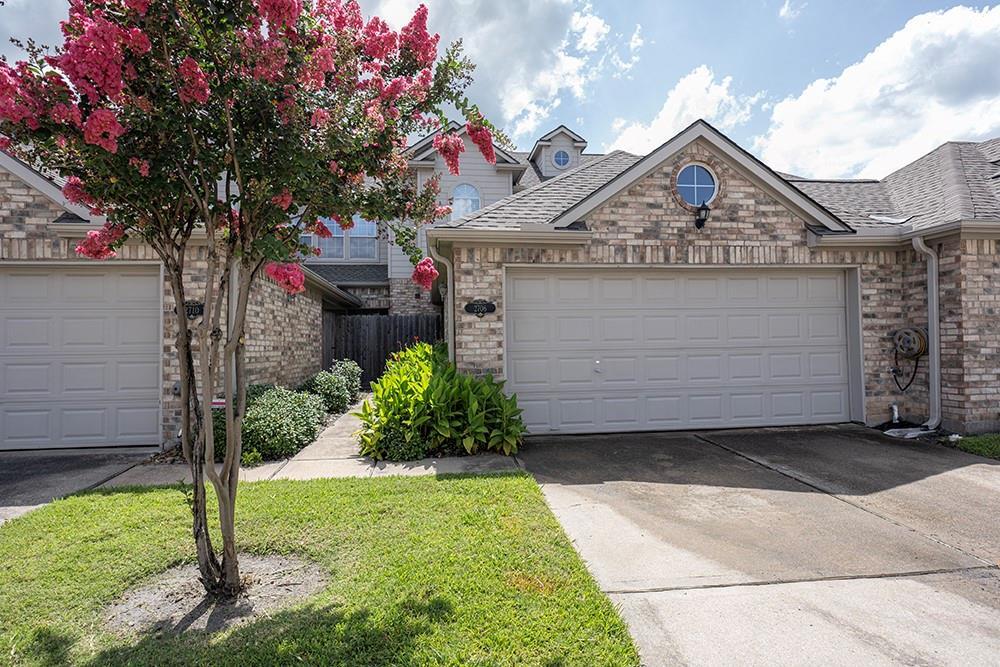 Foto principal - 2706 Windy Thicket Ln
