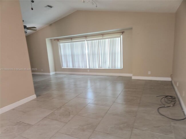 Building Photo - 8643 Bridle Path Ct