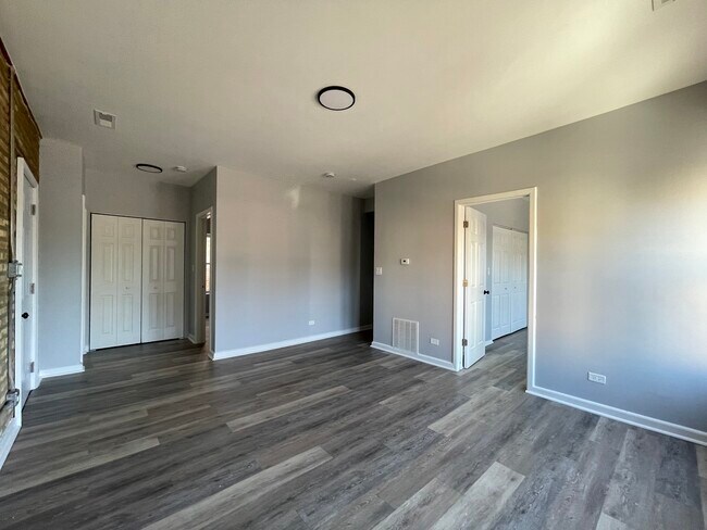 Foto del edificio - 3945 W Division St