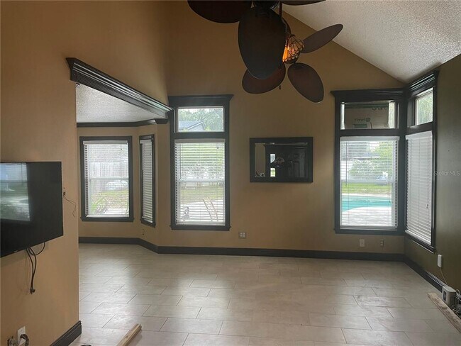 Foto del edificio - 9828 Bubbling Brook Ct