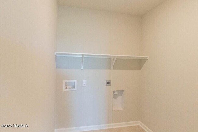 Building Photo - 136 Romain Picard Dr