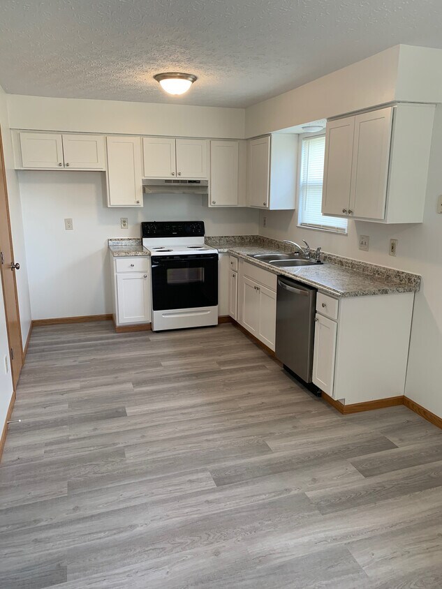 Foto principal - 6912 Gemstar Rd