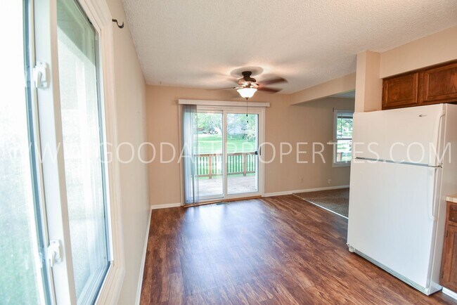 Foto del edificio - Half Off 1st Months Rent! 3 Bedroom 2 Bath...