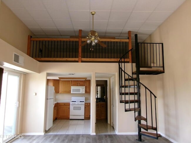 Building Photo - 6262 Escondido Dr