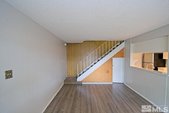 Building Photo - 693 Pine Meadows Dr