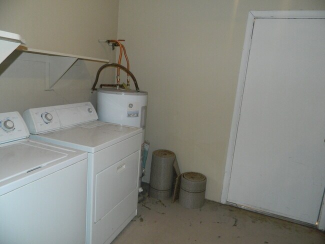 Building Photo - Spacious 4 Bed/2 Bath  in Mesa