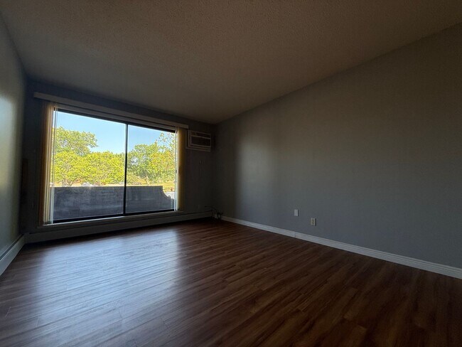 Foto del edificio - 7330 York Ave S