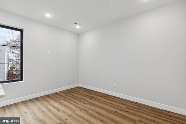 Building Photo - 1840 N Gratz St