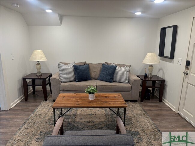 Foto del edificio - 508 E Henry St