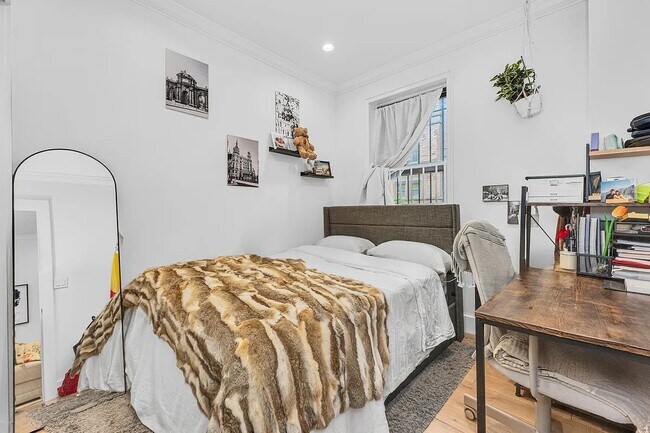 Foto del edificio - 421 W 21st St