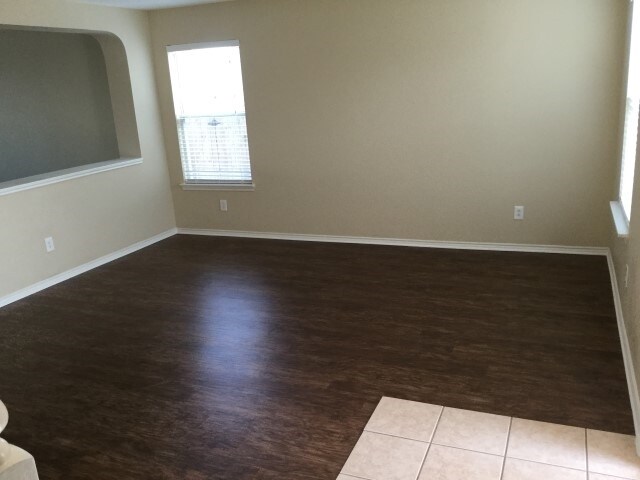 Foto del edificio - 7522 Drake Cyn