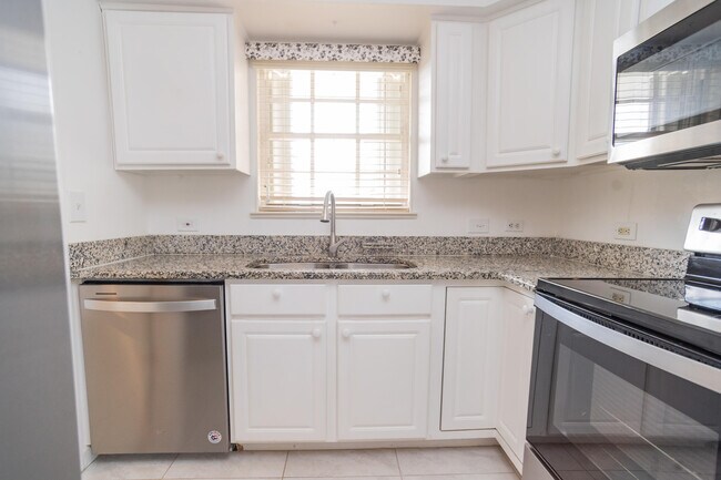 Building Photo - 300 Grand Royale Cir