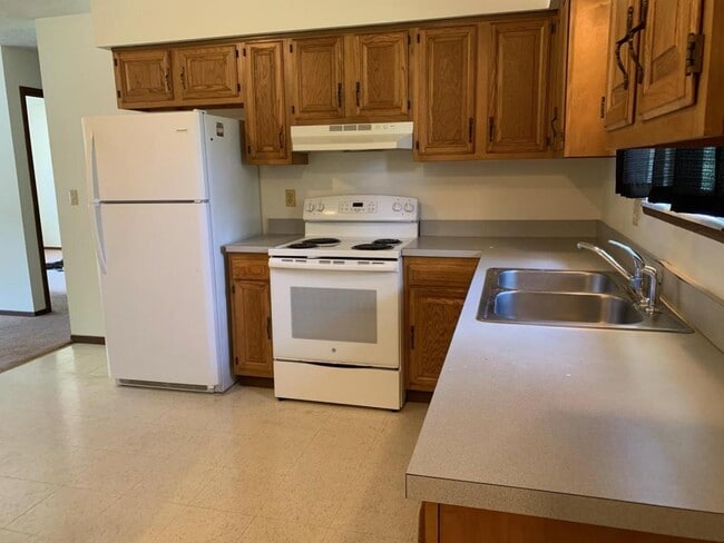 Building Photo - 5461 Willa Dr, Ravenna, OH 44266
