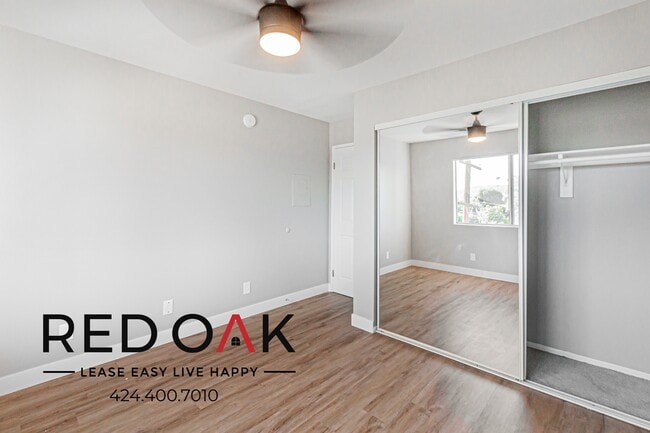 Foto del edificio - 14748 Burbank Blvd