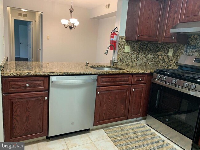 Foto del edificio - 4403A Fenwick Ln