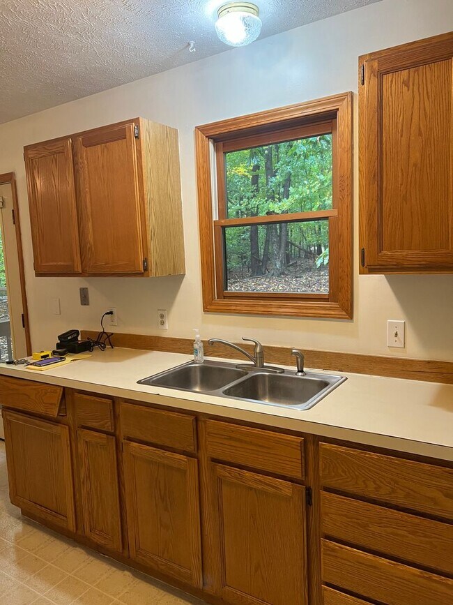 Foto del edificio - 2 BEDROOM HOME NEAR SPIDER LAKE