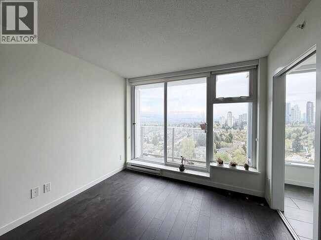 Photo du bâtiment - 5515 Boundary Rd