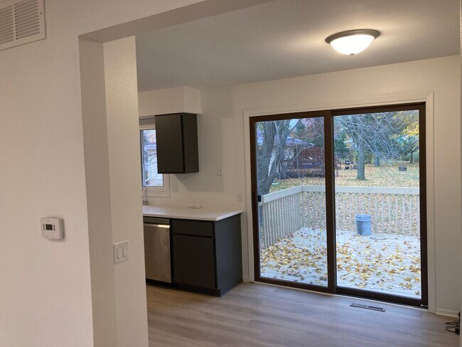 Foto del edificio - 431 N Thompson Rd