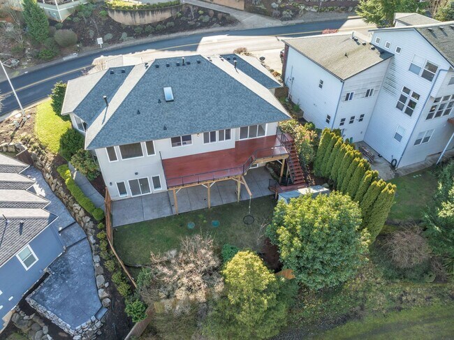 Building Photo - Four bedroom view home in Camas, WA - Read...