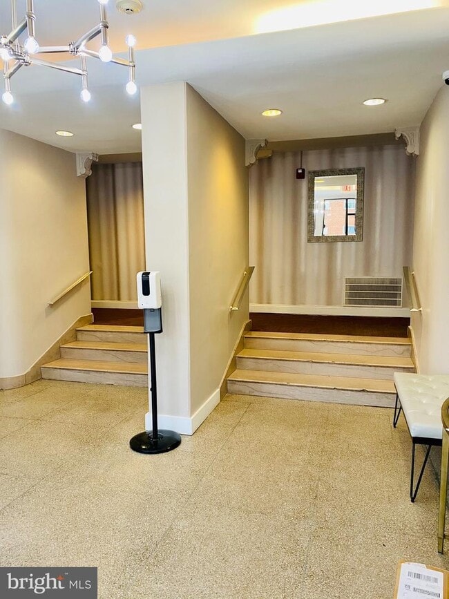 Main Lobby - 738 Longfellow St NW