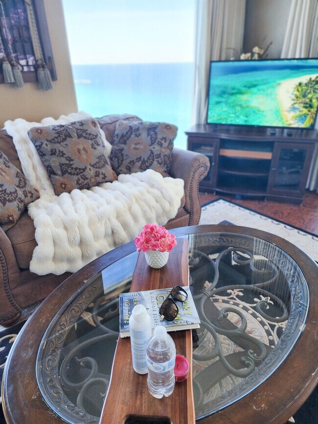 Foto del edificio - 16819 Front Beach Rd