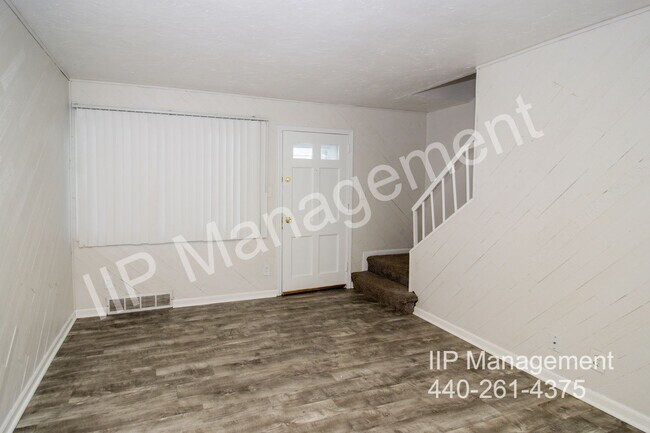 Foto del edificio - 450 Kenwood Dr