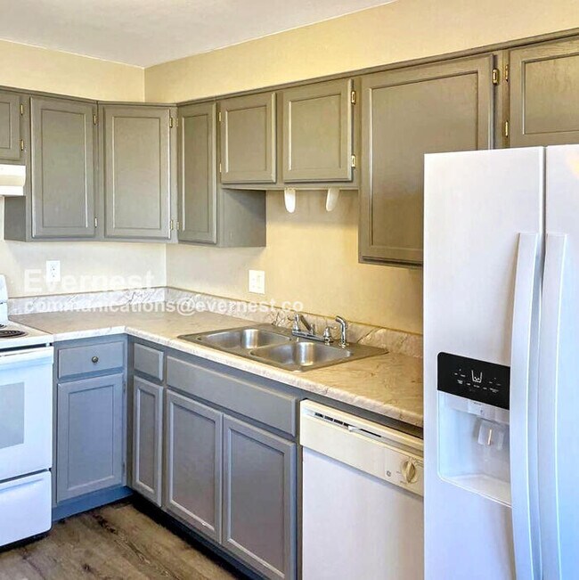 Foto del edificio - 13773 E 32nd Pl