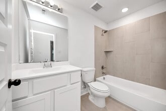 Building Photo - 20926 White Rock Crk Dr