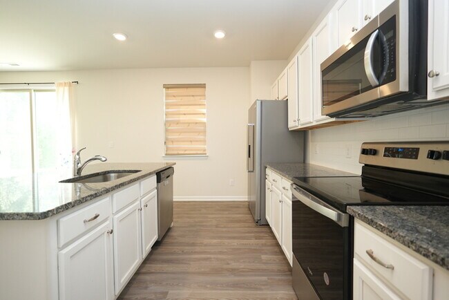 Foto del edificio - Home with Open Floor Plan
