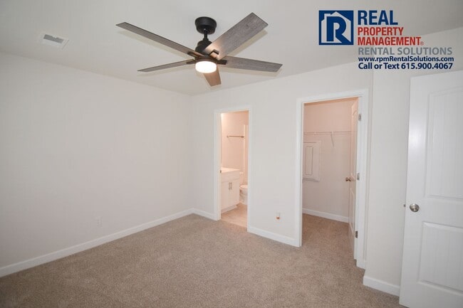 Building Photo - Stylish 3-Story End Unit Townhome – 3 Beds, 3 Baths, 2-Car Garage! Water, washer/dryer, landscapi...