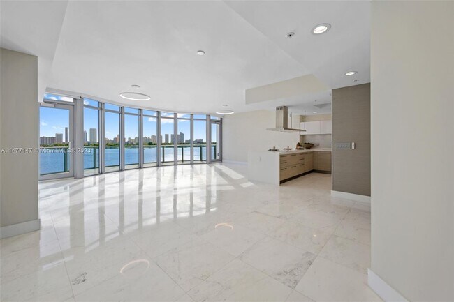 Building Photo - 17301 Biscayne Blvd