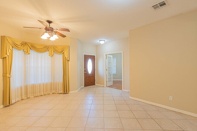 Foto del edificio - 14316 Desert Shadow Dr