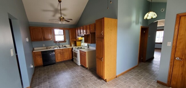 Building Photo - 164 N Hazelwood Ave