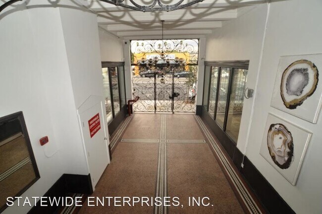 Foto del edificio - 1706 Sunset Blvd