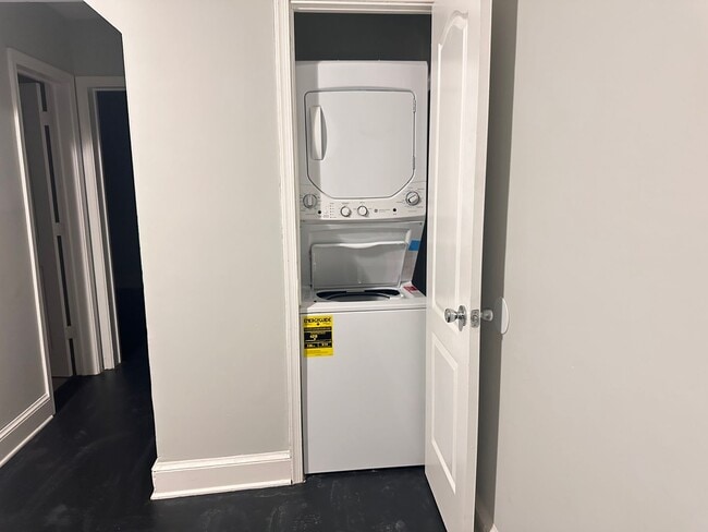 Foto del edificio - 4632 Hillside Rd SE